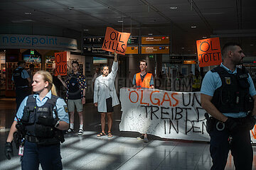 Protest der Letzten Generation am Flughafen München