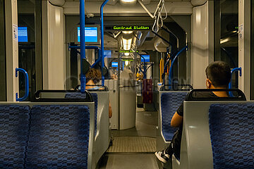 Niederlande  Amsterdam - In einer Strassenbahn Richtung Zentrum