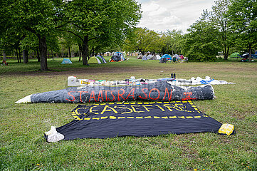 Berlin  Deutschland  Protest-Camp von pro-Palaestina Demonstranten und Friedensaktivisten im Regierungsviertel