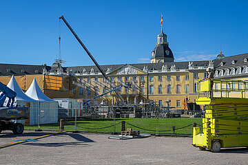 Schloss Karlsruhe  Schlossgarten  Karlsruhe  Baden-Wuerttemberg  Deutschland