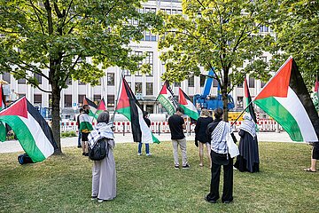 Palästina Spricht demonstriert gegen den BR in München