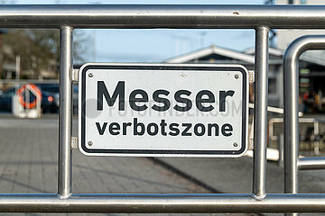 Symbolisches Schild Messerverbotszone