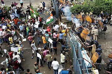 Riot Against Police After Doctor studen Crime