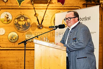 Präsentation Wiesnkrug 2024 in München