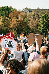 Gegendemo zu AfD-Wahlkampfabschluss in Erfurt