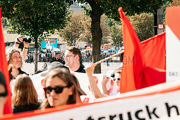 Gegendemo zu AfD-Wahlkampfabschluss in Erfurt