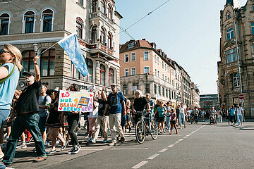 Gegendemo zu AfD-Wahlkampfabschluss in Erfurt