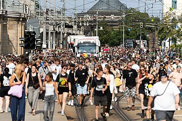 Tolerade  Technoparade gegen den Rechtsruck in Dresden