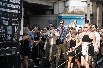 Tolerade  Technoparade gegen den Rechtsruck in Dresden