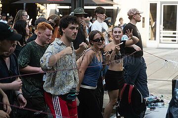 Tolerade  Technoparade gegen den Rechtsruck in Dresden