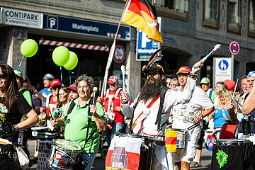 Verschwörungsideologische / Pro-Russische Friedensdemo in München