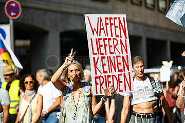 Verschwörungsideologische / Pro-Russische Friedensdemo in München