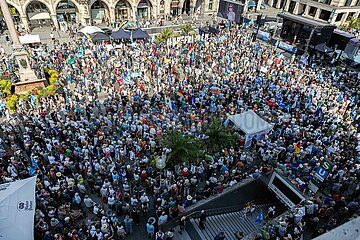 Verschwörungsideologische / Pro-Russische Friedensdemo in München