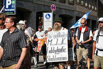 Verschwörungsideologische / Pro-Russische Friedensdemo in München