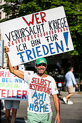 Verschwörungsideologische / Pro-Russische Friedensdemo in München