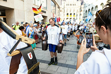 Verschwörungsideologische / Pro-Russische Friedensdemo in München