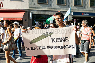 Verschwörungsideologische / Pro-Russische Friedensdemo in München