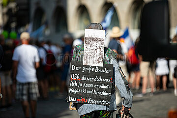 Verschwörungsideologische / Pro-Russische Friedensdemo in München