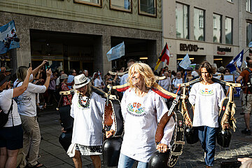 Verschwörungsideologische / Pro-Russische Friedensdemo in München