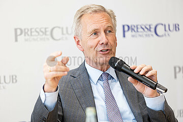 Altbundespräsident Christian Wulff im Presseclub München