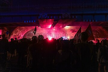 Antifaschistische Demo am Wahlabend in Dresden