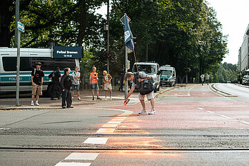 Letzte Generation Ungehorsame Versammlung in Bremen