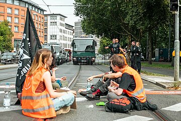 Letzte Generation Ungehorsame Versammlung in Bremen