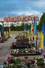 Ukraine  Lwiw - Das Marsfeld  Ehrenfriedhof der gefallenen Lwiwer Soldaten im Ukrainekrieg