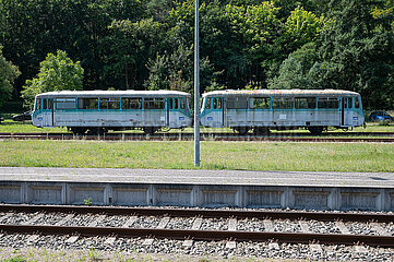 Heringsdorf  Usedom  Ausrangierter Zug der UBB Usedomer Baederbahn am Bahnhof Seebad Heringsdorf