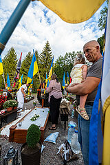 Ukraine  Lwiw - Das Marsfeld  Ehrenfriedhof der gefallenen Lwiwer Soldaten im Ukrainekrieg