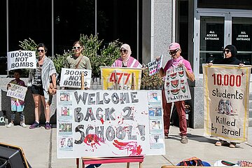 Washington DC: Political stret theatre & silent demostration for Gaza