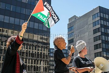 Washington DC: Political stret theatre & silent demostration for Gaza