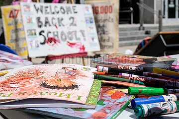 Washington DC: Political stret theatre & silent demostration for Gaza