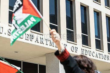 Washington DC: Political stret theatre & silent demostration for Gaza