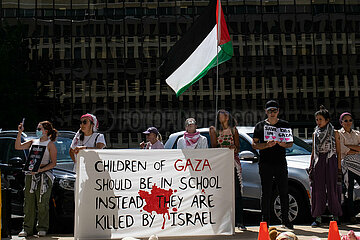 Washington DC: Political stret theatre & silent demostration for Gaza