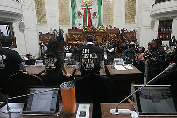 Opposition legislators Protest After the Approval Judicial Reform