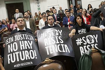 Opposition legislators Protest After the Approval Judicial Reform