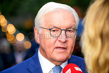 Frank-Walter Steinmeier beim Buergerfest 2024 auf Schloss Bellevue