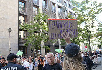 Marsch für das Leben und Gegenprotest in Berlin