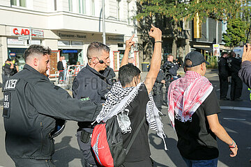 Pro-Palästina Demo und Gegenprotest in Berlin