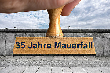 Symbolischer Stempel 35 Jahre Mauerfall