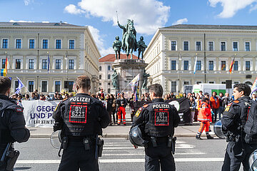 1000 Kreuze Marsch in München