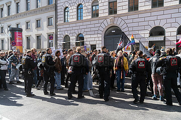 1000 Kreuze Marsch in München