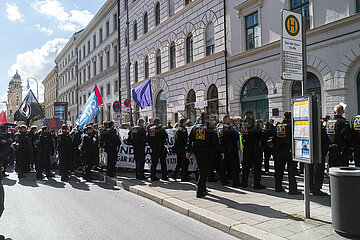 1000 Kreuze Marsch in München