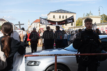 1000 Kreuze Marsch in München