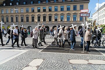 1000 Kreuze Marsch in München