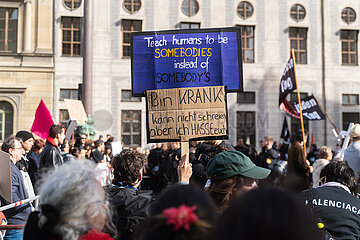 1000 Kreuze Marsch in München