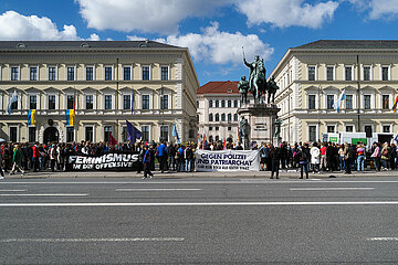 1000 Kreuze Marsch in München