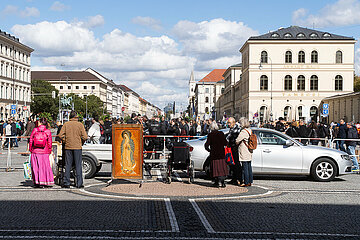 1000 Kreuze Marsch in München