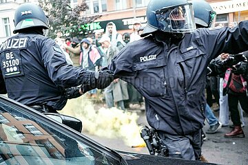 Pro-Palästina-Demo in Berlin nach Ausschreitungen aufgelöst